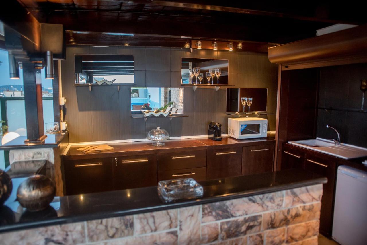 Luxury Penthouse With Private Pool Apartment Превеза Екстериор снимка